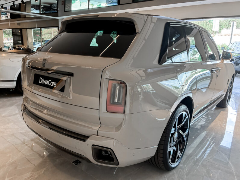 Rolls Royce Cullinan Black Badge lleno