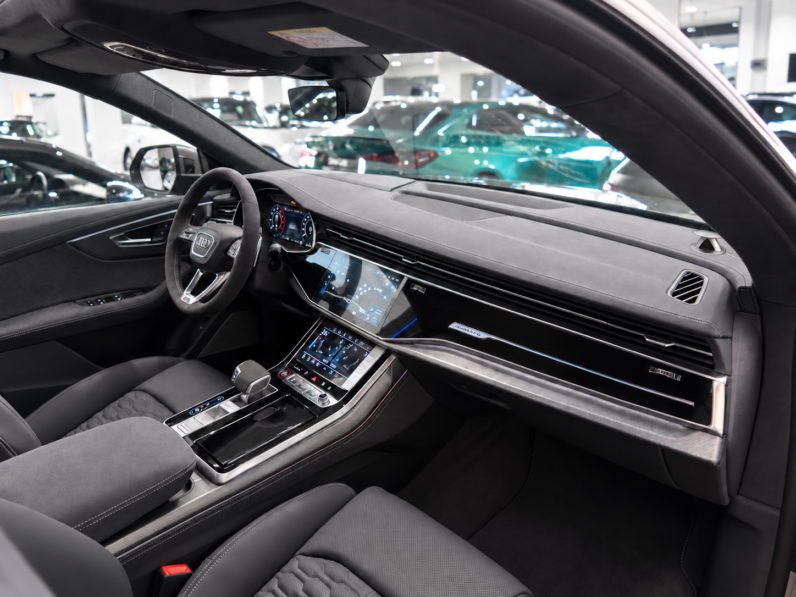 Audi RSQ8 Performance lleno