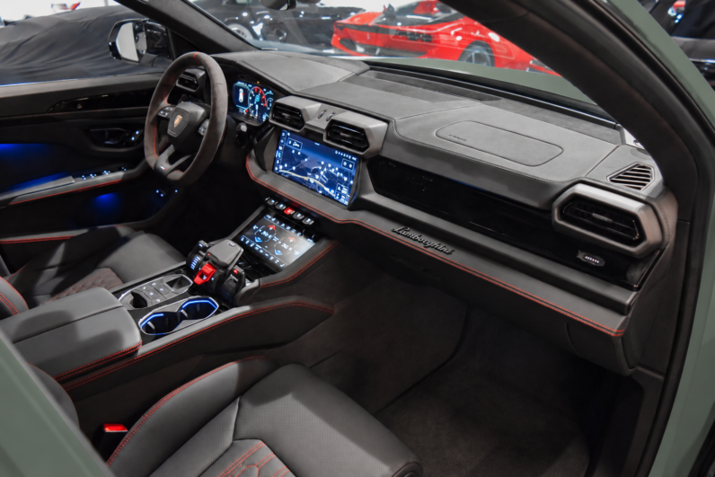 Lamborghini Urus SE lleno