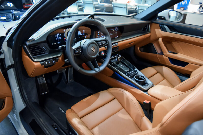 Porsche 911 Turbo S Cabrio lleno