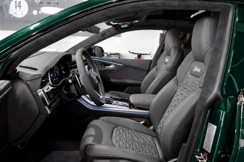 Audi RSQ8 Performance lleno