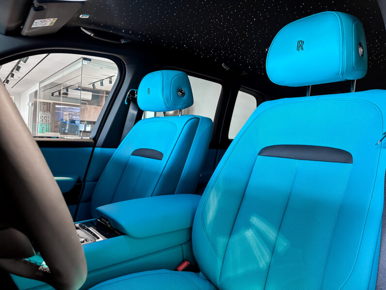 Rolls Royce Cullinan Black Badge lleno