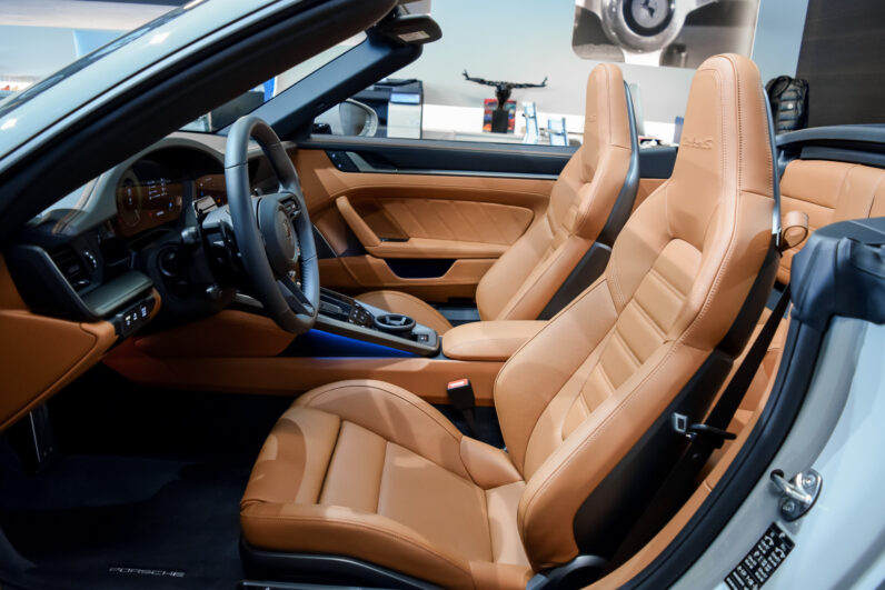Porsche 911 Turbo S Cabrio lleno