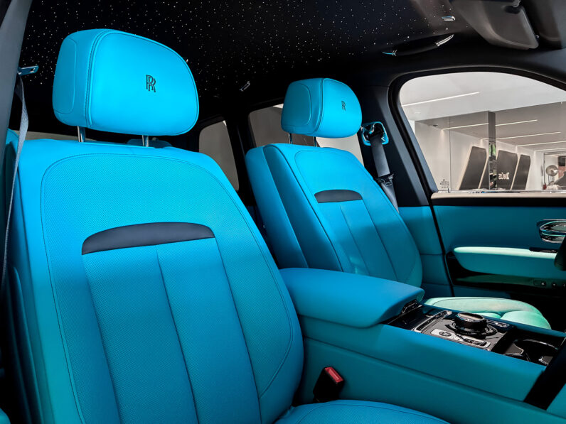 Rolls Royce Cullinan Black Badge lleno