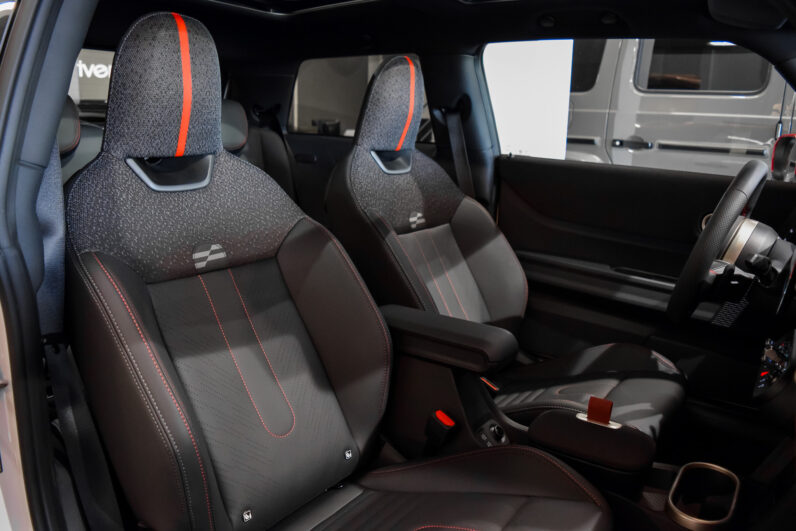 Mini John Cooper Works lleno