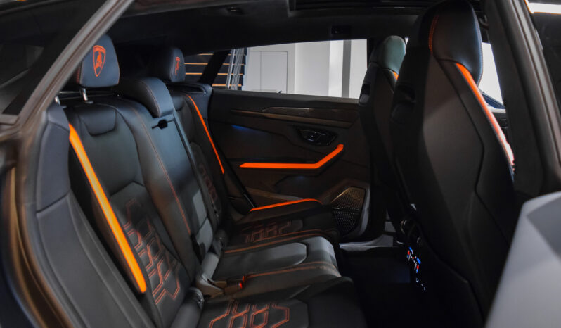 Lamborghini Urus SE lleno