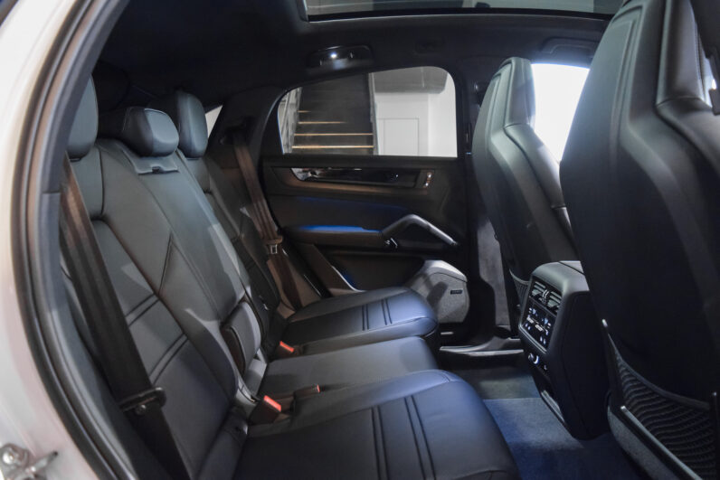 Porsche Cayenne Coupé E-Hybrid lleno