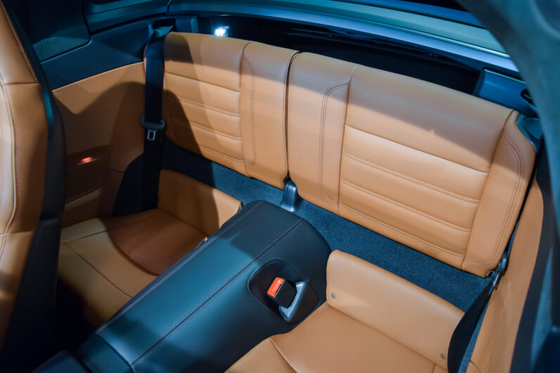 Porsche 911 Targa 4 GTS lleno