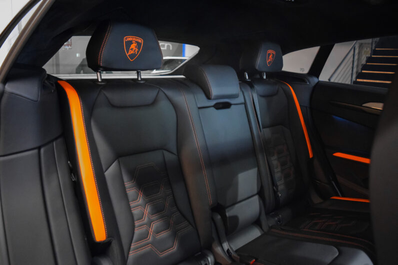 Lamborghini Urus SE lleno