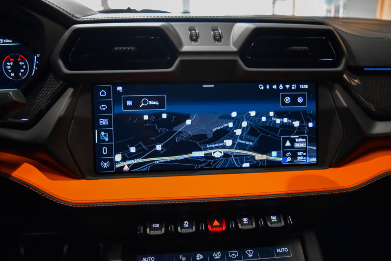 Lamborghini Urus SE lleno