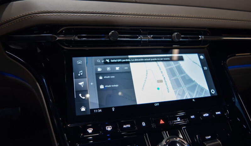 Aston Martin DB12 Volante lleno