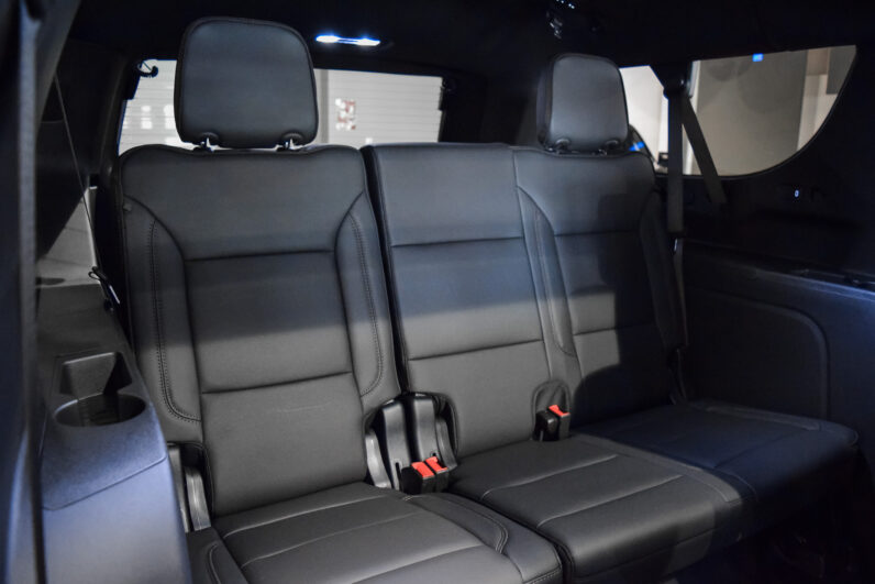 Chevrolet Suburban High Country lleno