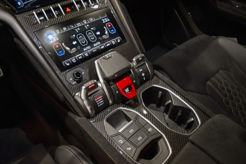 Lamborghini Urus Performante lleno