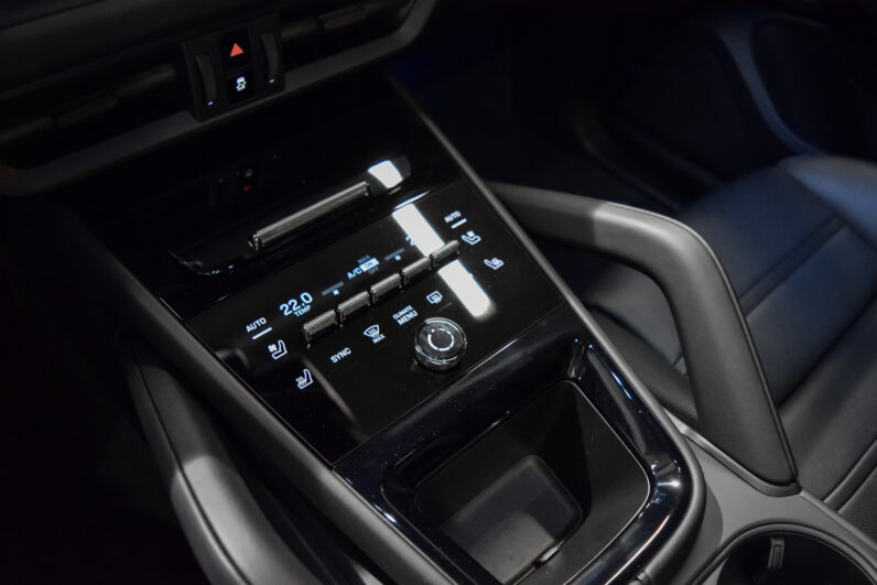 Porsche Cayenne Coupé E-Hybrid lleno