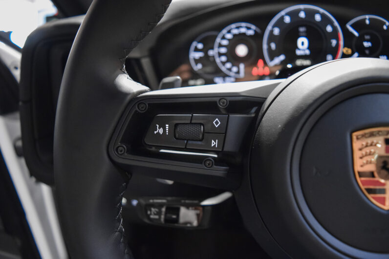 Porsche Cayenne Coupé E-Hybrid lleno