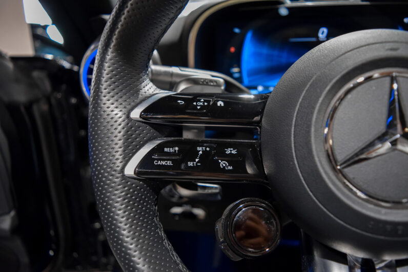 Mercedes Benz SL 63 AMG 4MATIC lleno