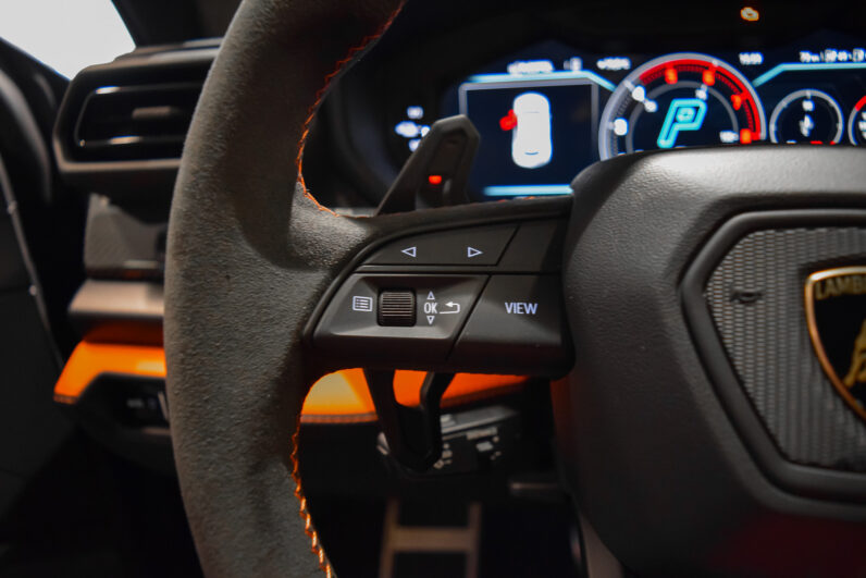 Lamborghini Urus SE lleno