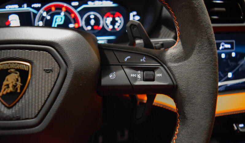 Lamborghini Urus SE lleno