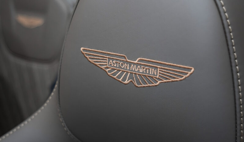 Aston Martin DB12 Volante lleno