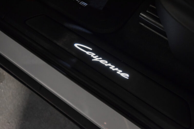 Porsche Cayenne Coupé E-Hybrid lleno