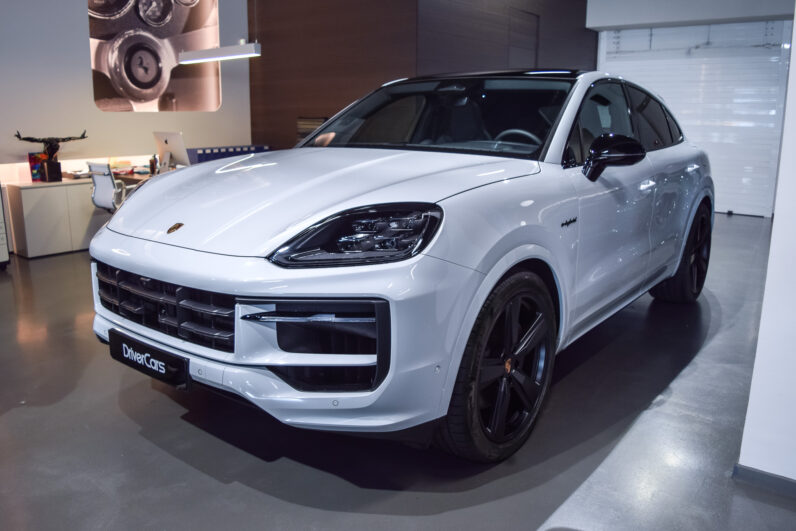Porsche Cayenne Coupé E-Hybrid lleno