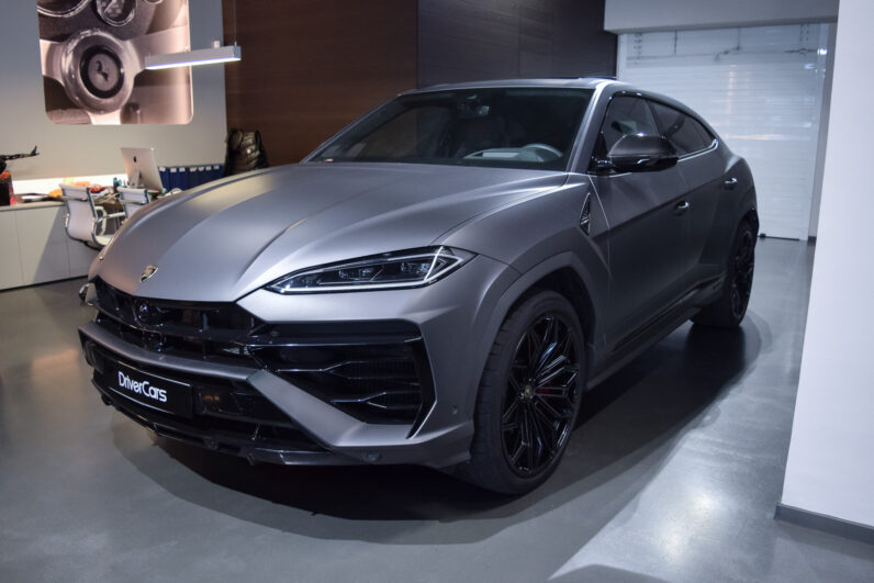 Lamborghini Urus SE lleno