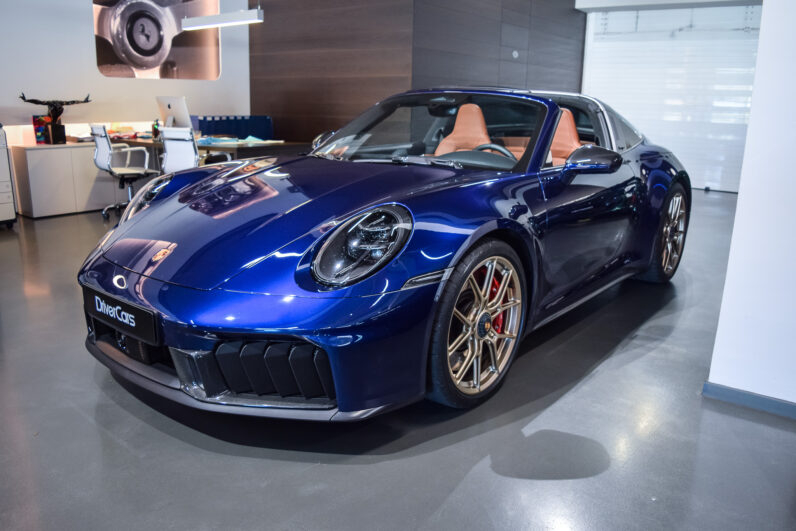 Porsche 911 Targa 4 GTS lleno