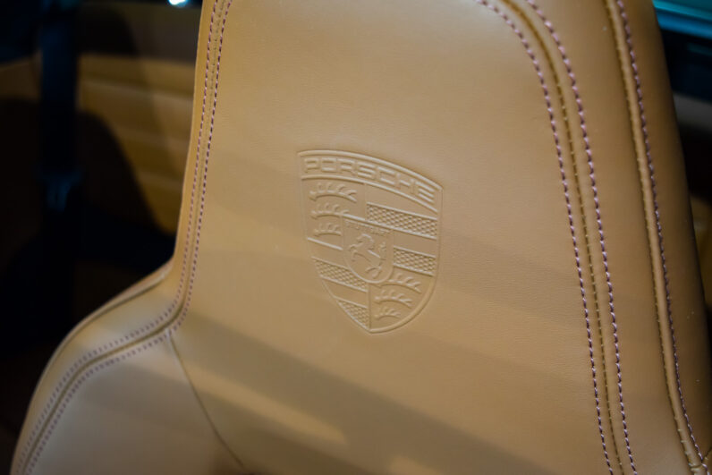 Porsche 911 Targa 4 GTS lleno