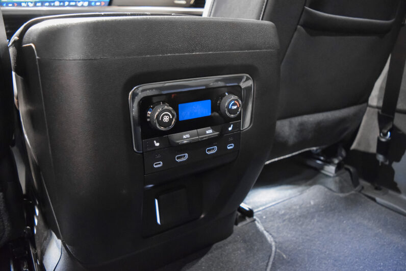 Chevrolet Suburban High Country lleno