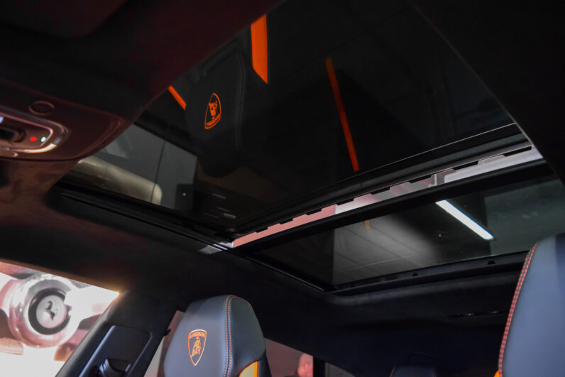 Lamborghini Urus SE lleno