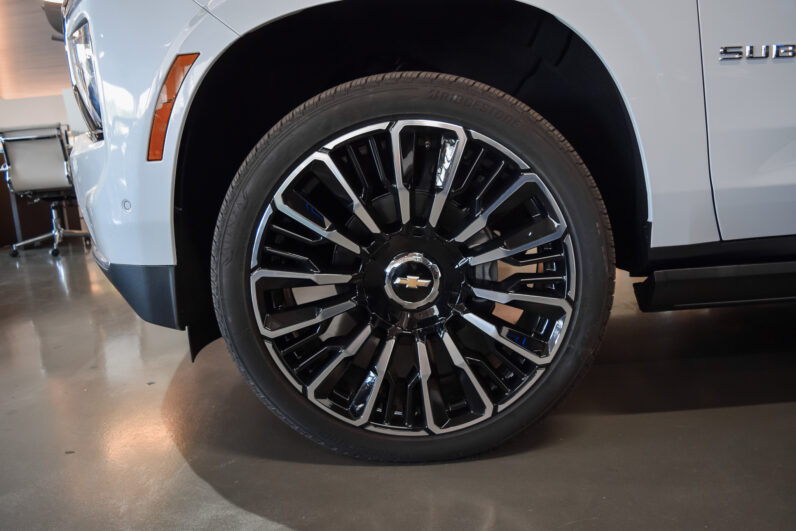 Chevrolet Suburban High Country lleno