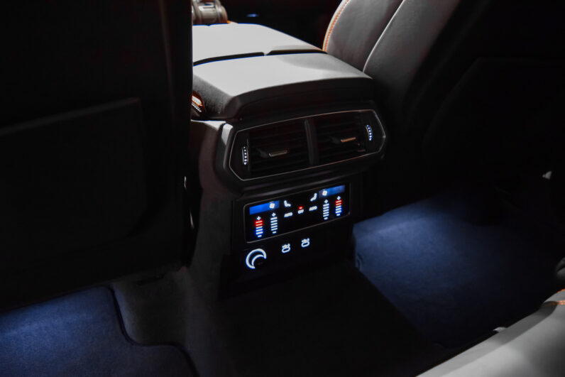 Lamborghini Urus SE lleno
