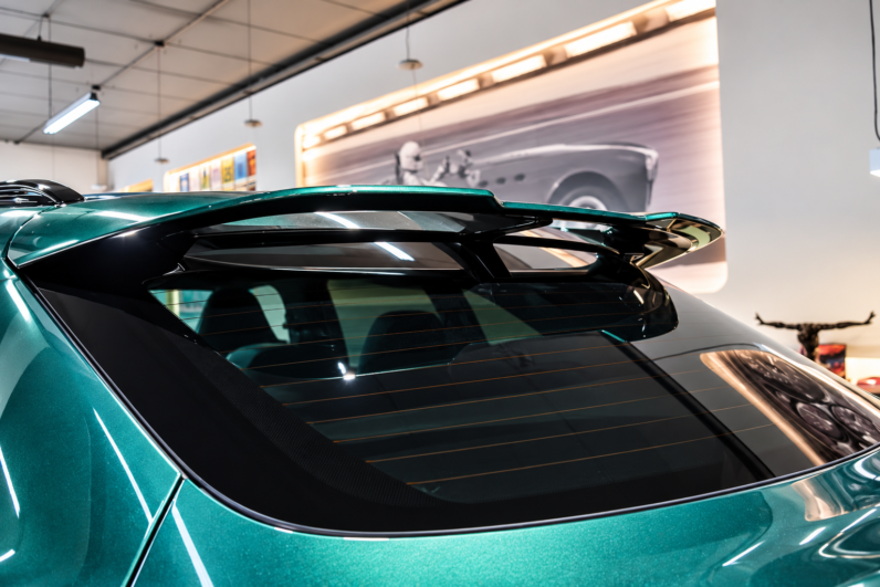Aston Martin DBX 707 lleno