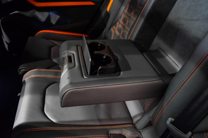 Lamborghini Urus SE lleno