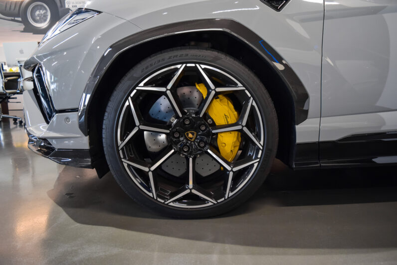 Lamborghini Urus Performante lleno