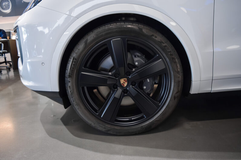 Porsche Cayenne Coupé E-Hybrid lleno