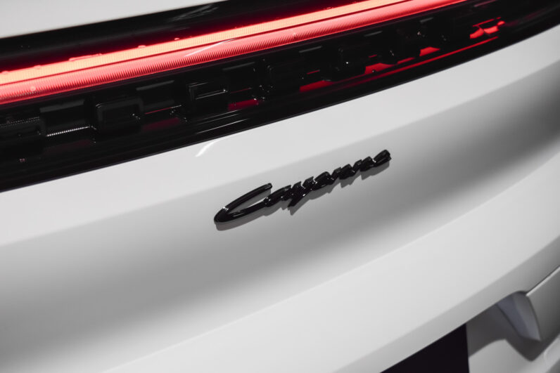 Porsche Cayenne Coupé E-Hybrid lleno