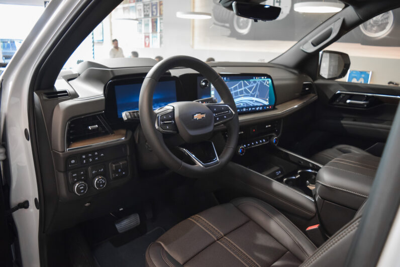 Chevrolet Suburban High Country lleno