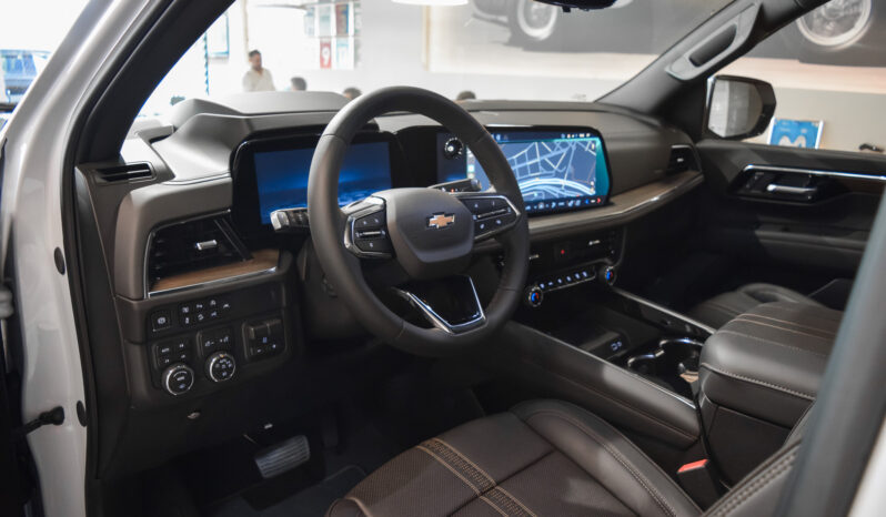 Chevrolet Suburban High Country lleno