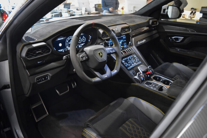 Lamborghini Urus Performante lleno