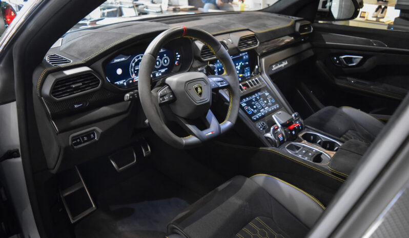 Lamborghini Urus Performante lleno