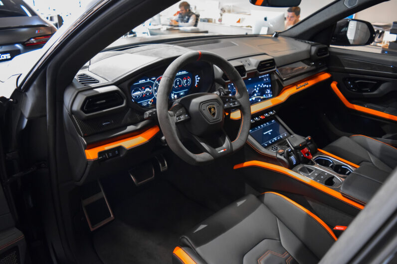 Lamborghini Urus SE lleno