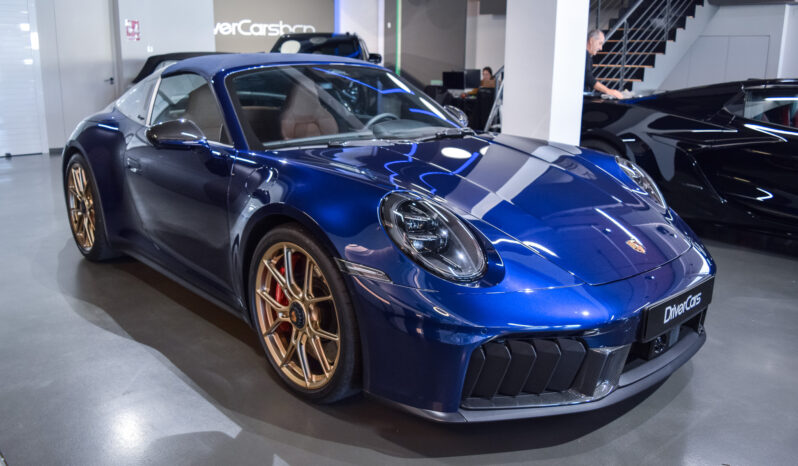 Porsche 911 Targa 4 GTS lleno