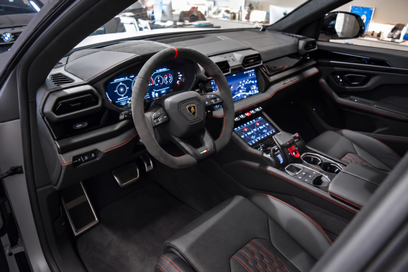 Lamborghini Urus SE lleno