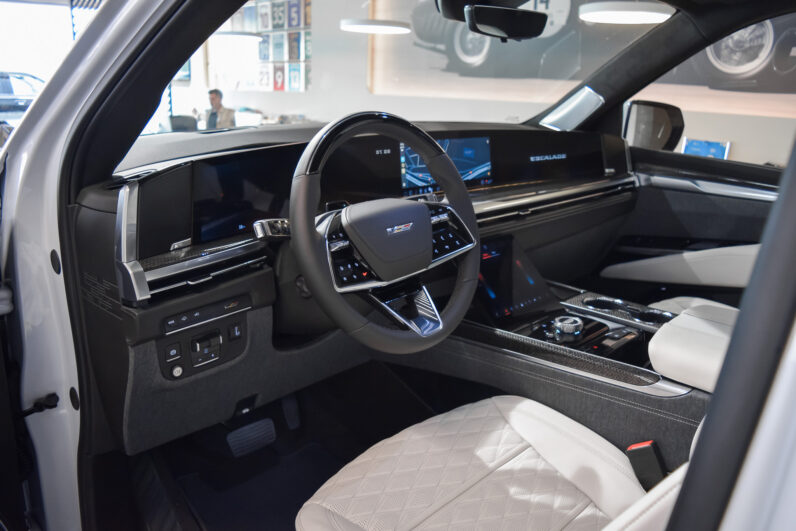 Cadillac Escalade 6.2 V8 Supercharged V-Series SWB lleno