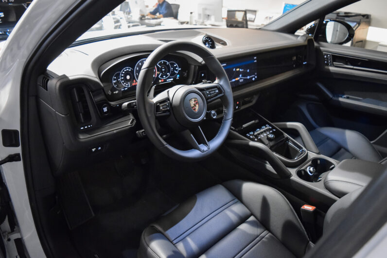 Porsche Cayenne Coupé E-Hybrid lleno