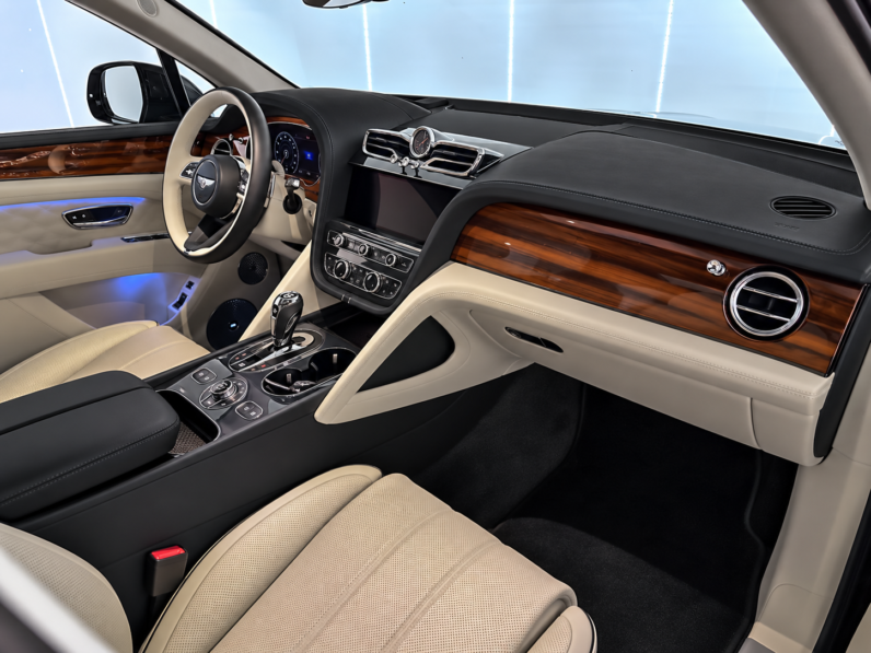 Bentley Bentayga Atelier V8 lleno