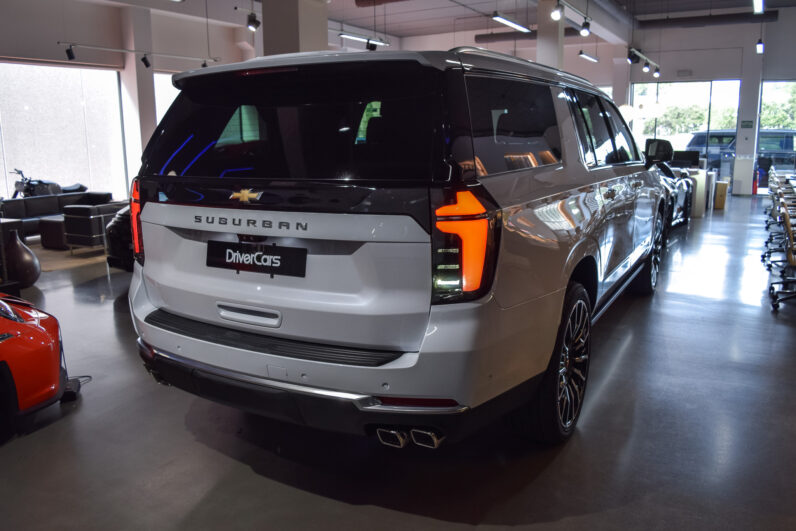 Chevrolet Suburban High Country lleno
