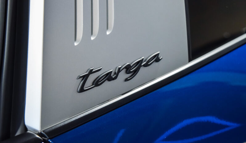 Porsche 911 Targa 4 GTS lleno