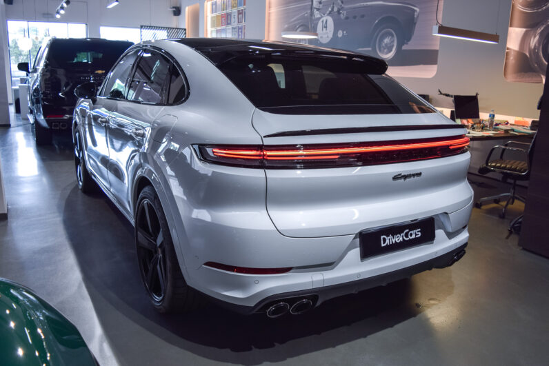 Porsche Cayenne Coupé E-Hybrid lleno